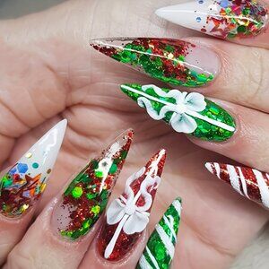 Christmas Press-On Nail Set - Almond Shaped Long Mixed Color Nails